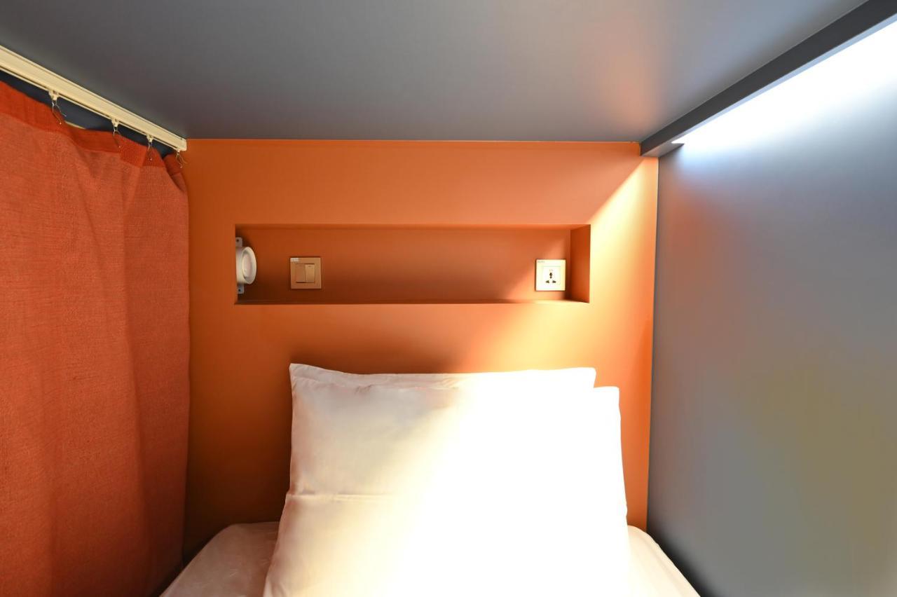 Dream Chaser Boutique Capsule Hotel Singapura Luaran gambar